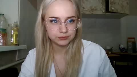 Snapshot of barbie___girl chatting on February 2026 07:54:01 PM barbie___girl online show from February 2026 07:54:01 PM