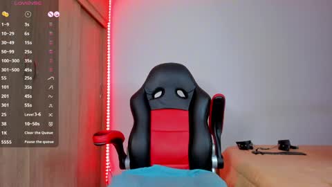 Nicolle  online show from April 2026 05:07:02 AM