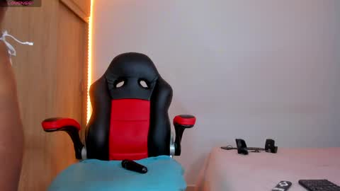 Nicolle  online show from May 2026 11:03:02 AM