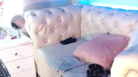 barbiefox_ online show from July 2026 02:05:17 AM
