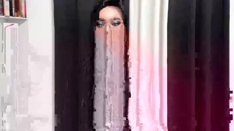 Issa Trap online show from January 2025 06:49:01 PM