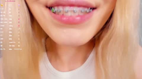 Mia online show from June 2026 02:17:02 PM