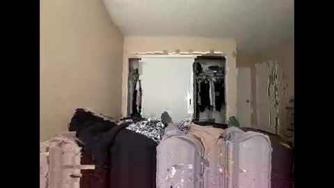 bardjim19 online show from April 2026 11:18:02 PM