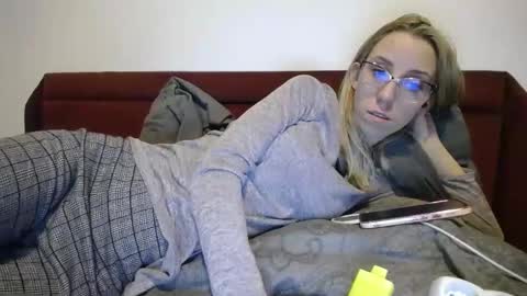 Snapshot of barelylegalblondy chatting on January 2025 07:11:01 PM Lena online show from January 2025 07:11:01 PM