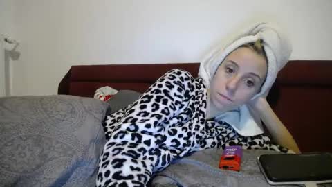 Snapshot of barelylegalblondy chatting on February 2025 07:05:02 PM Lena online show from February 2025 07:05:02 PM