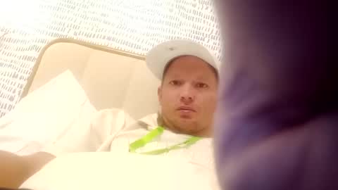 Snapshot of barniemay1 chatting on January 2025 08:06:01 AM barniemay1 online show from January 2025 08:06:01 AM