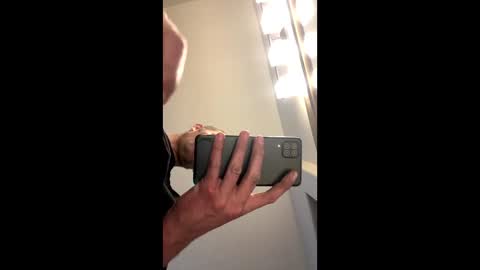 Snapshot of barniemay1 chatting on January 2025 07:21:01 PM barniemay1 online show from January 2025 07:21:01 PM