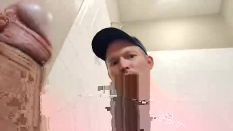 Snapshot of barniemay1 chatting on September 2025 02:28:02 AM barniemay1 online show from September 2025 02:28:02 AM