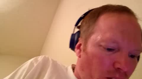 Snapshot of barniemay1 chatting on October 2025 01:12:02 AM barniemay1 online show from October 2025 01:12:02 AM