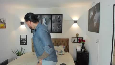 bastian_jones1 online show from November 2025 01:38:01 AM