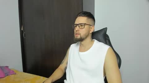 bastianwatson10 online show from November 2025 04:41:02 PM