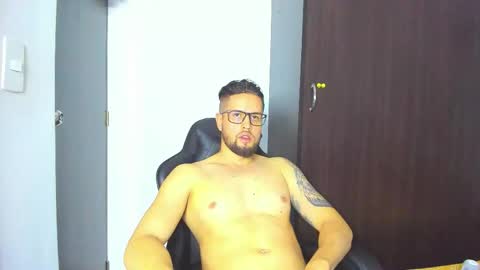 bastianwatson10 online show from November 2025 03:56:01 PM