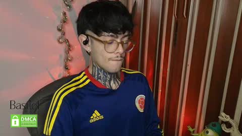 Snapshot of bastiel_ chatting on November 2025 02:21:01 AM Bastiel online show from November 2025 02:21:01 AM