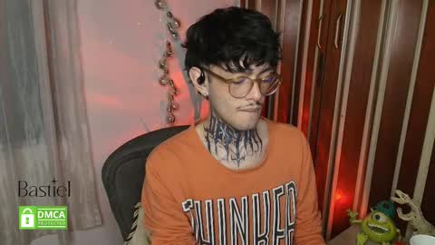 Snapshot of bastiel_ chatting on November 2025 11:43:01 PM Bastiel online show from November 2025 11:43:01 PM