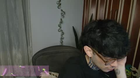 Snapshot of bastiel_ chatting on November 2025 02:23:01 AM Bastiel online show from November 2025 02:23:01 AM