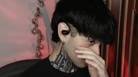 Snapshot of bastiel_ chatting on December 2025 12:09:02 AM Bastiel online show from December 2025 12:09:02 AM