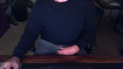 BateBro13 online show from December 2024 03:21:02 PM