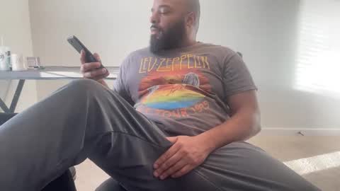 Snapshot of bbcfun44 chatting on January 2026 02:33:02 PM Zaddy online show from January 2026 02:33:02 PM