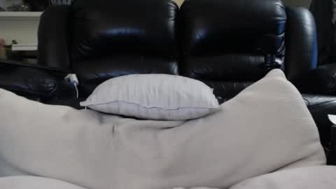 Julie online show from December 2025 04:12:02 PM