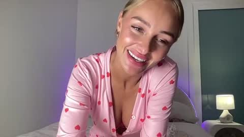 Snapshot of bbybreex chatting on June 2026 10:45:02 PM Bree online show from June 2026 10:45:02 PM