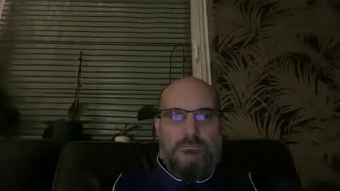 Snapshot of bcbg68 chatting on December 2025 07:03:02 AM bcbg68 online show from December 2025 07:03:02 AM