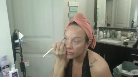 bdon1977 online show from April 2026 10:49:02 AM