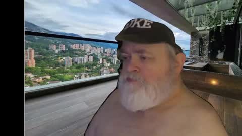 Snapshot of bear4muscle chatting on December 2024 09:11:01 PM Dookie online show from December 2024 09:11:01 PM