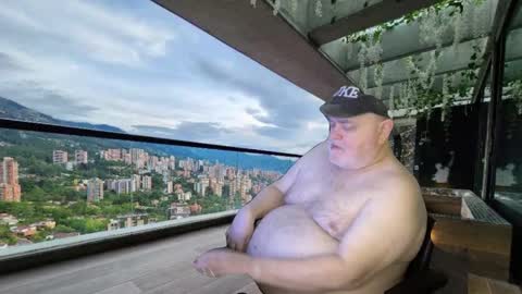 Snapshot of bear4muscle chatting on February 2025 10:06:02 PM Dookie online show from February 2025 10:06:02 PM