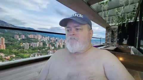 Snapshot of bear4muscle chatting on February 2026 08:32:02 PM Dookie online show from February 2026 08:32:02 PM