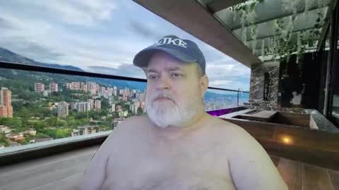 Snapshot of bear4muscle chatting on February 2026 10:52:02 PM Dookie online show from February 2026 10:52:02 PM