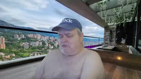 Snapshot of bear4muscle chatting on March 2026 10:25:01 PM Dookie online show from March 2026 10:25:01 PM