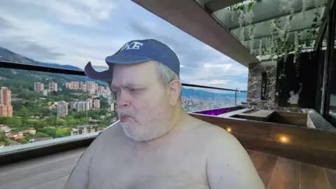 Snapshot of bear4muscle chatting on March 2026 05:41:02 AM Dookie online show from March 2026 05:41:02 AM