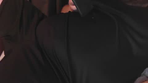 Snapshot of bear_man_oi chatting on February 2025 02:59:01 PM bear_man_oi online show from February 2025 02:59:01 PM