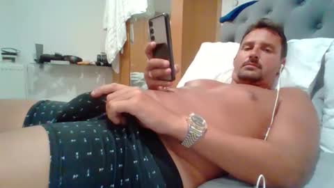 bearboudior online show from May 2026 11:45:01 PM