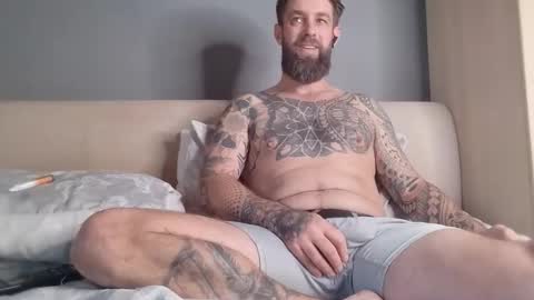 beardedtattedguy online show from November 2025 10:28:02 AM