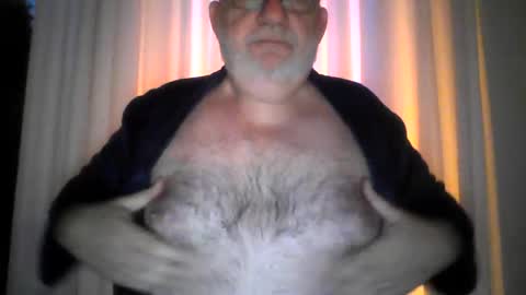 Snapshot of beardman916444 chatting on December 2024 07:17:02 AM Beardman online show from December 2024 07:17:02 AM