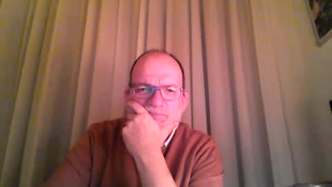 Snapshot of beardman916444 chatting on January 2025 06:28:02 PM Beardman online show from January 2025 06:28:02 PM