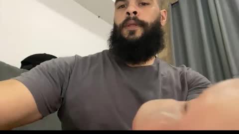 Snapshot of beardmax chatting on December 2025 06:18:01 AM Min online show from December 2025 06:18:01 AM