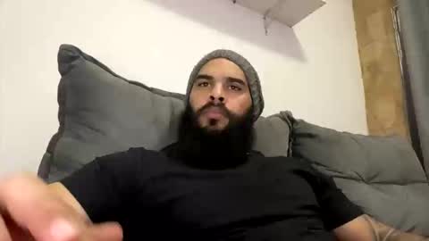 Snapshot of beardmax chatting on December 2025 04:08:02 AM Min online show from December 2025 04:08:02 AM