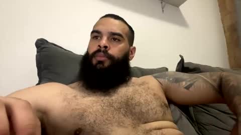 Snapshot of beardmax chatting on January 2026 01:11:02 AM Min online show from January 2026 01:11:02 AM