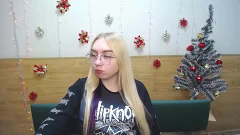 Snapshot of beatriceflyy chatting on January 2025 01:12:01 PM BeatriceFlyy online show from January 2025 01:12:01 PM