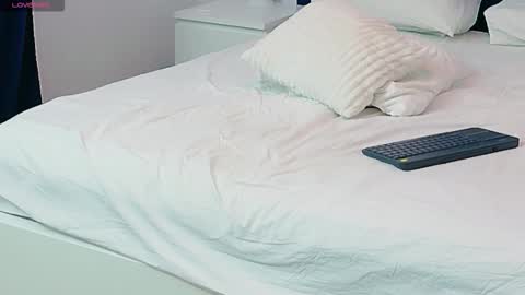 Snapshot of beatriceskye23 chatting on November 2025 07:03:01 PM Beatrice online show from November 2025 07:03:01 PM