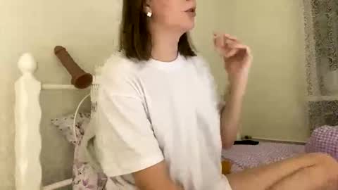 BeatriceTender online show from November 2025 08:08:02 PM