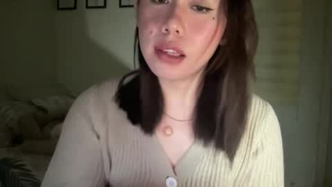 Snapshot of beautiful_lust69 chatting on December 2024 05:15:02 PM Sweet Aya online show from December 2024 05:15:02 PM