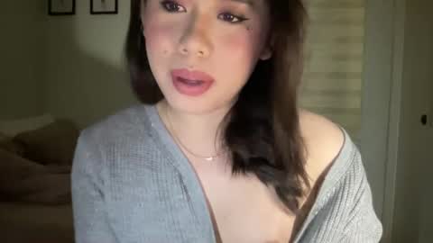 Snapshot of beautiful_lust69 chatting on February 2025 01:56:02 PM Sweet Aya online show from February 2025 01:56:02 PM