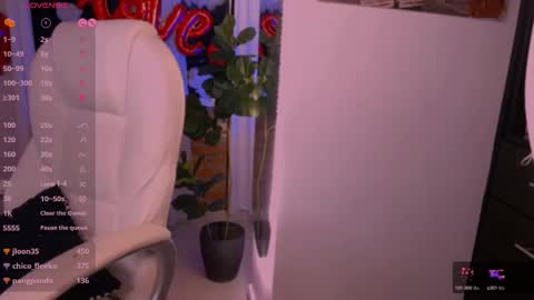 Snapshot of beautifulchleo chatting on February 2025 04:36:02 AM Chleo online show from February 2025 04:36:02 AM