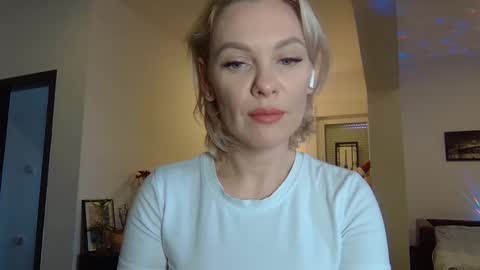 Beautifulkollette online show from January 2025 11:53:02 AM