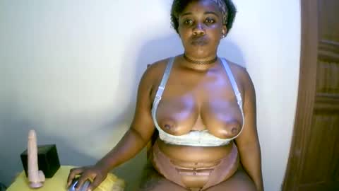 Snapshot of beautifulpeach2 chatting on January 2025 07:06:01 PM beautifulpeach2 online show from January 2025 07:06:01 PM