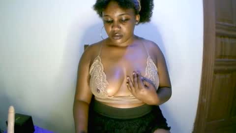 Snapshot of beautifulpeach2 chatting on January 2025 03:30:02 PM beautifulpeach2 online show from January 2025 03:30:02 PM