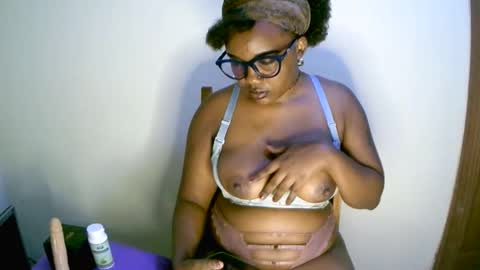 Snapshot of beautifulpeach2 chatting on February 2025 12:29:01 AM beautifulpeach2 online show from February 2025 12:29:01 AM